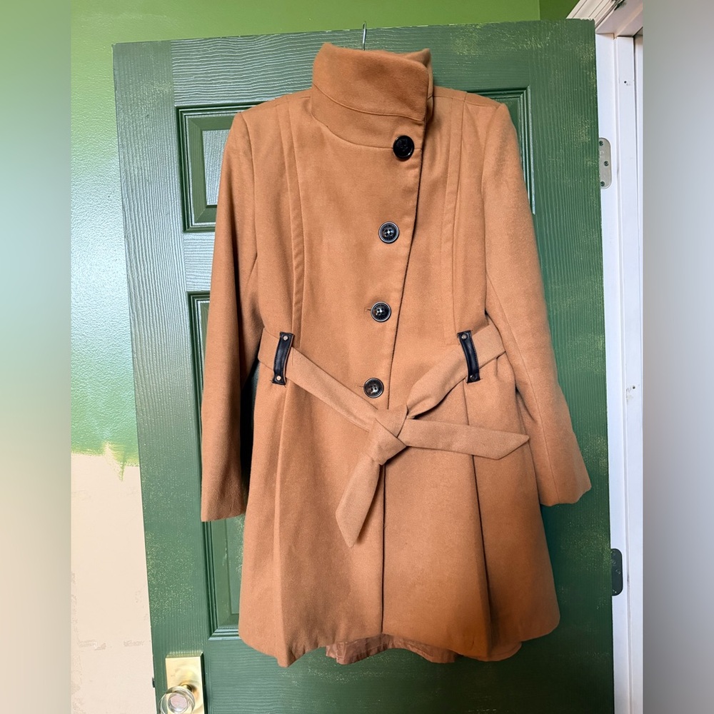 Pleated Camel Coat with Belt and Oversized Buttons - Picture 1 of 10